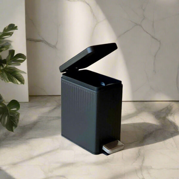 Olivier Metal Dust Bin With Pedal - Black
