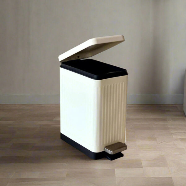 Olivier Metal Dust Bin With Pedal - White