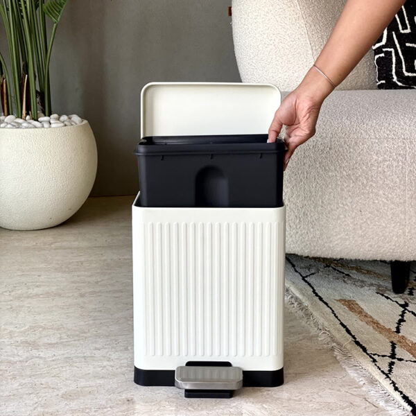 Pierre Metal Dust Bin With Pedal - White